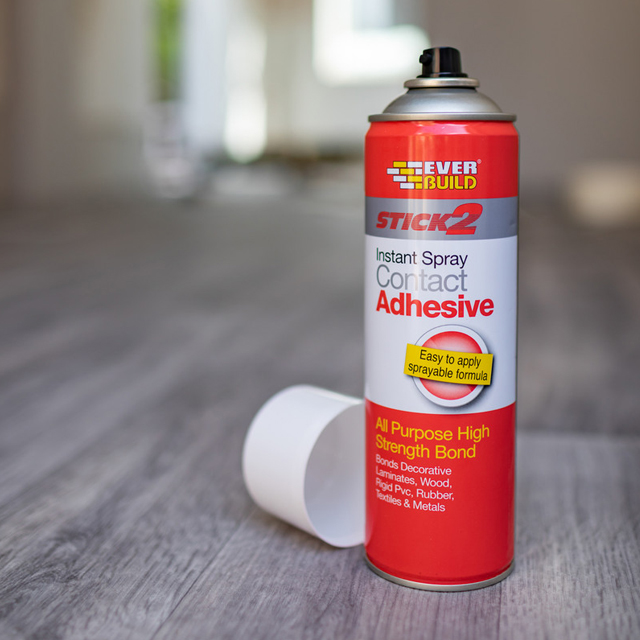 Picture of a can of Everbuild contact adhesive