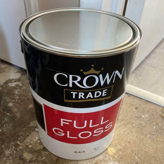 Picture of crown full gloss paint